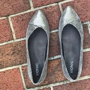 Vionic Cabello flats